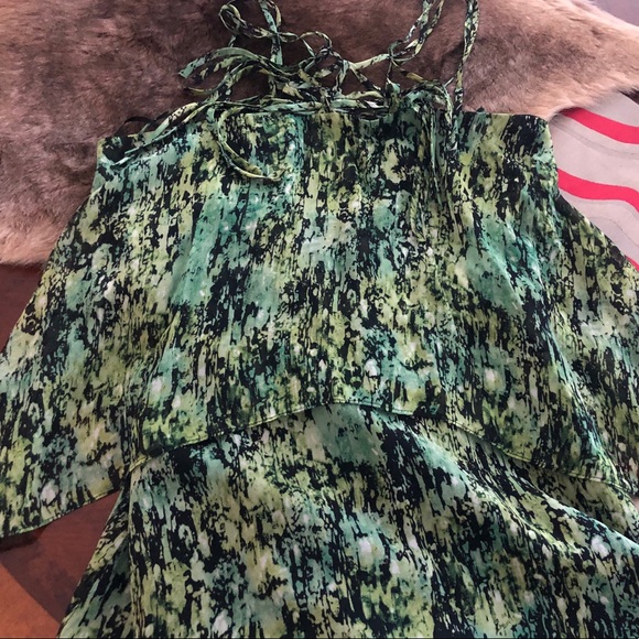 BCBGMAXAZRIA “Kaia" Silk Print Short Casual Dress. - Picture 5 of 10